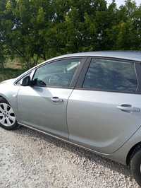 Vând urgent Opel Astra j