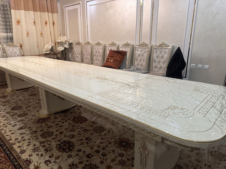 Мебель большой стол белый цвет