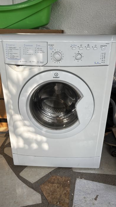 Продам стиралку Indesit