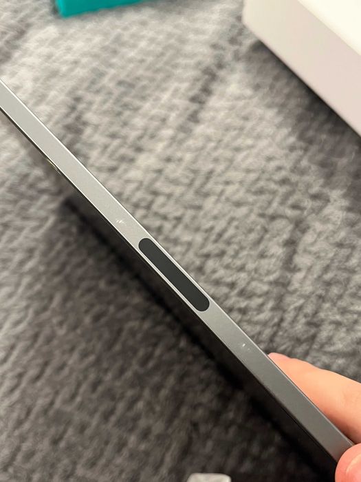 Ipad Air 5 (2022) + Apple Pencil cu Rezerve + Logitech Combo Touch
