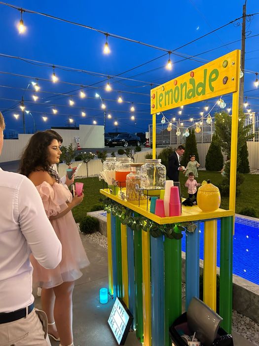 Bar mobil, tort de shoturi , stand de limonada