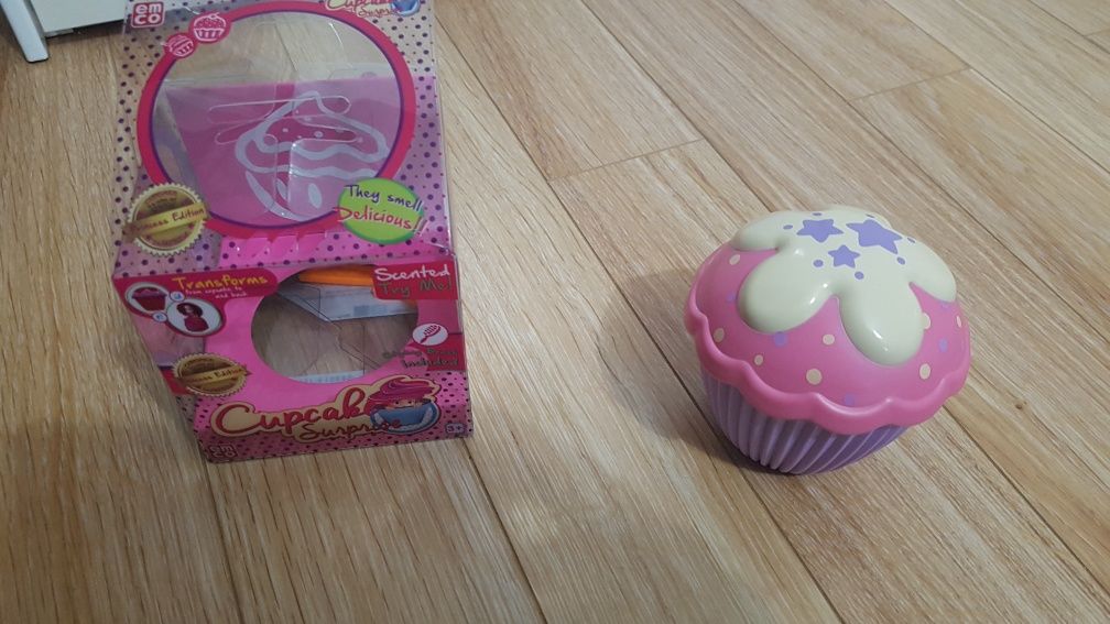 Păpușă Cupcake Surprise