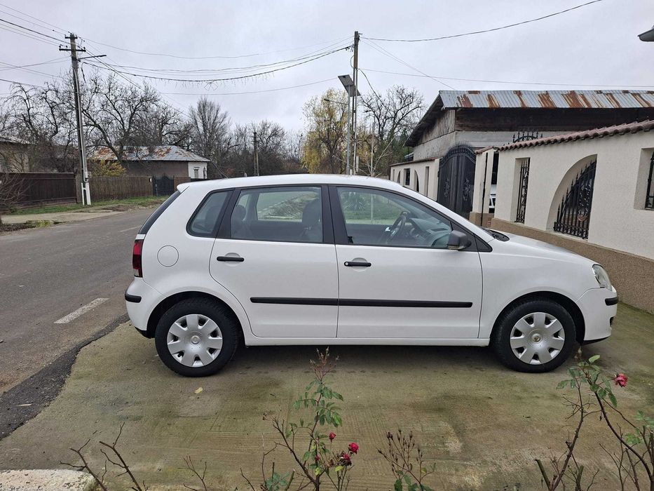 VW Polo facelift 2007-Benz.12/12V. Provenienta Ro .110000km!Pret 1700E