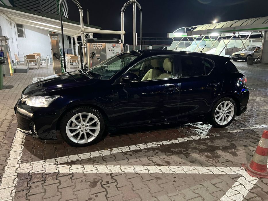 Vand Lexus ct 200h.