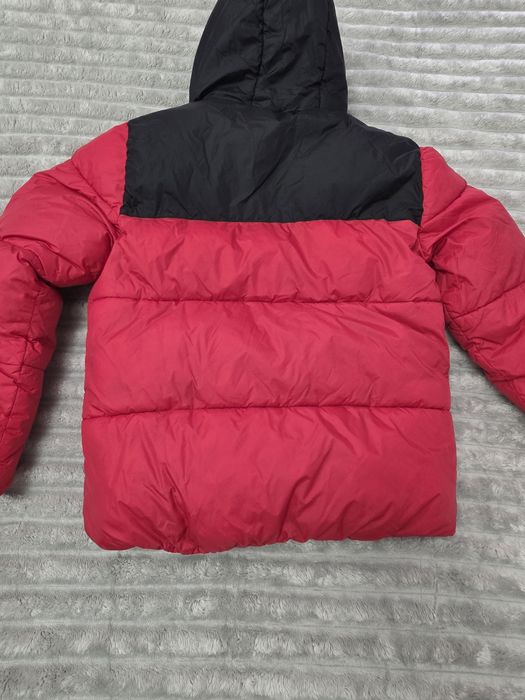 Geaca.          Hugo