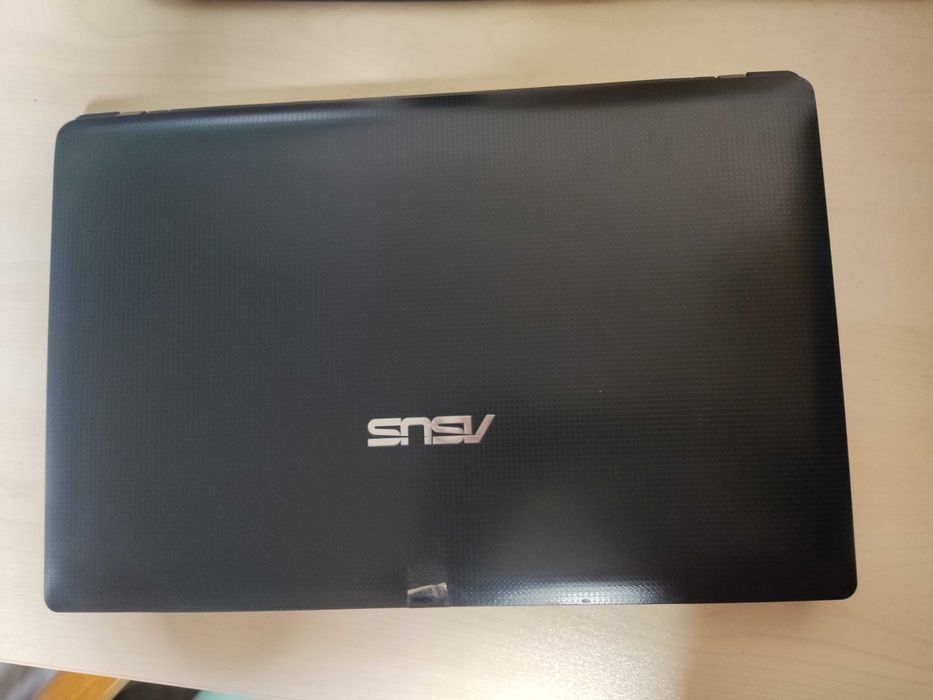 лаптоп ASUS i3-2328M