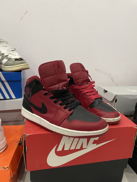 Vand Jordan 1 mid