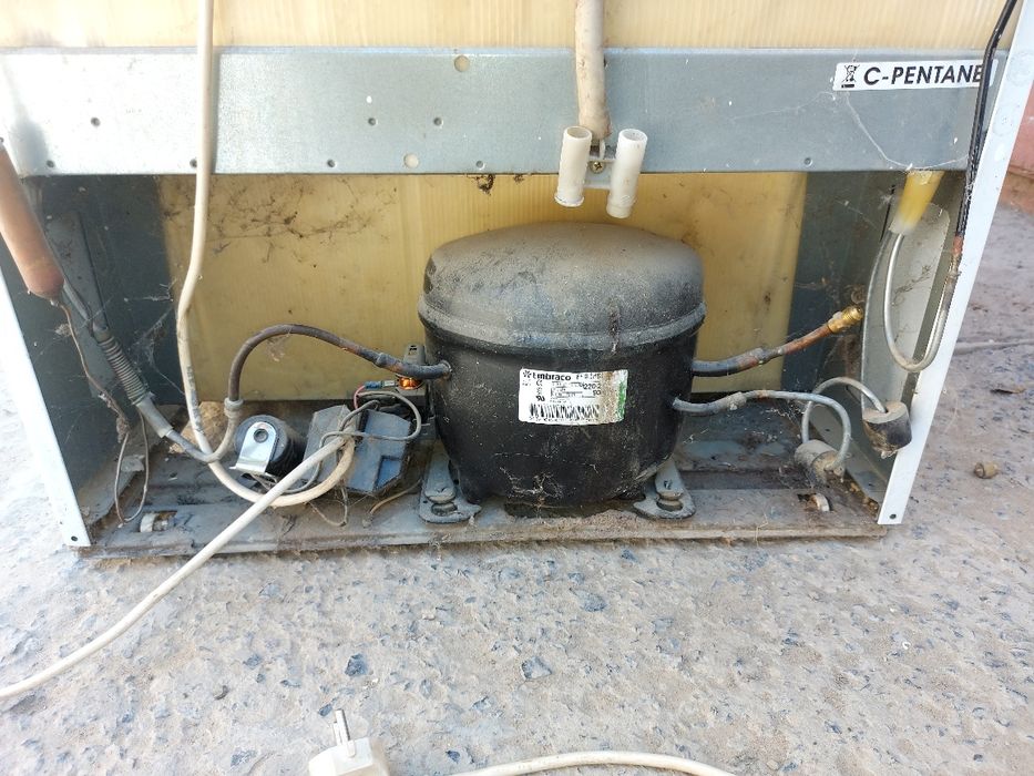 Холодильник Indesit