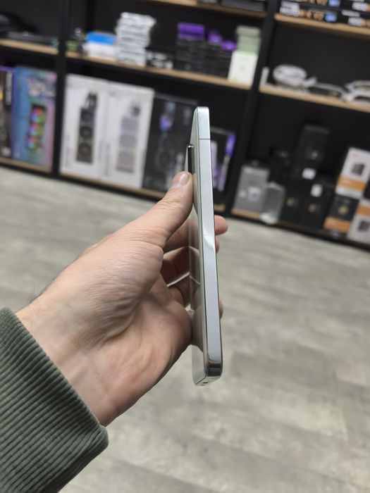 Xiaomi mi 13 флагман 8/256 обмен на ноутбук