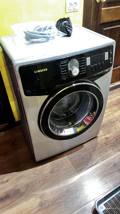 Продается стиральная машина Samsung WF-1602 YQR