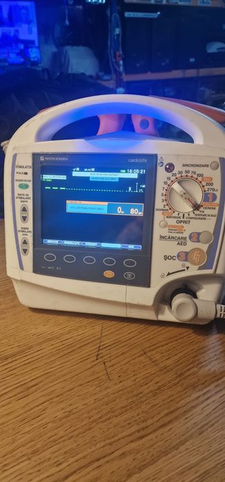 Defibrilator Nihon Kohden Cardiolife