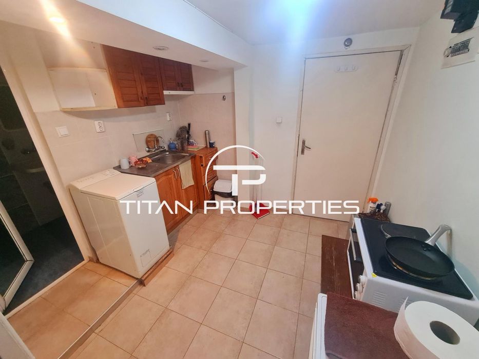 Дава се под наем Едностаен апартамент в Бургас, Лазур - 30 кв.м за 204 € - Снимка #3