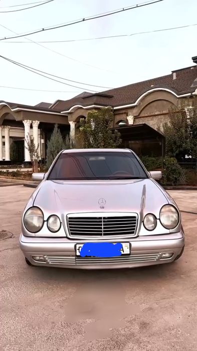 Mercedes benz w 210 E 200