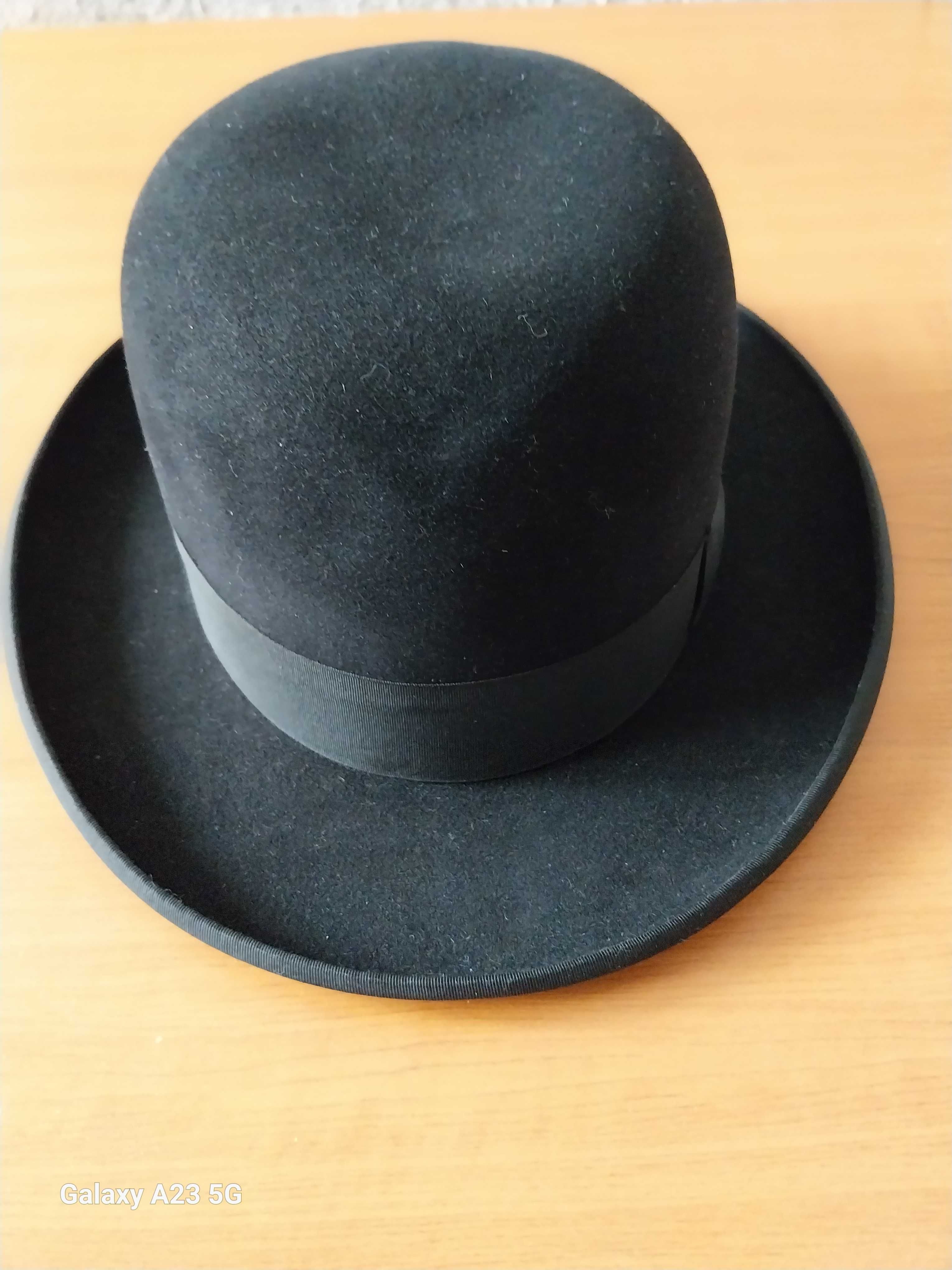 Melon (bowler) din fetru negru, cu panglică neagră, HUCKEL,