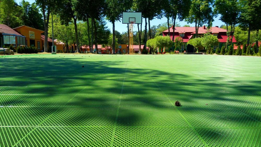 Универсальное напольное пластиковое покрытие