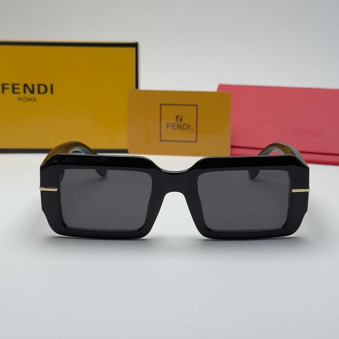 Слънчеви очила Fendi Bold Square Big Logo нови черно и бяло UV400 CE