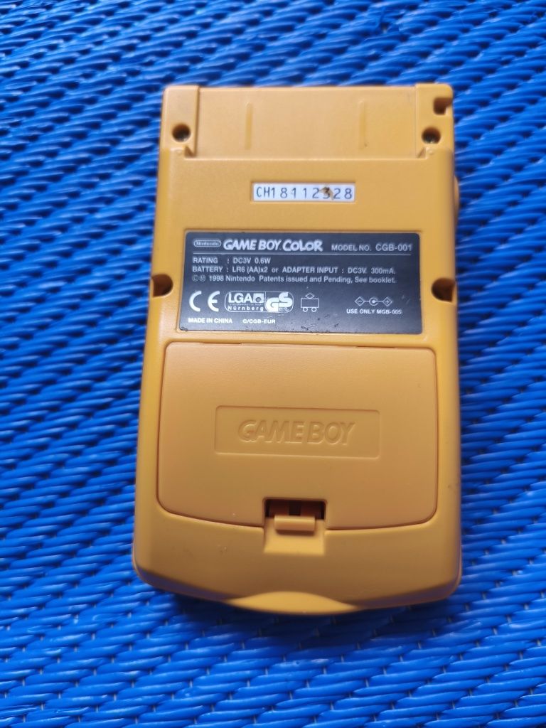 Gameboy color жълт