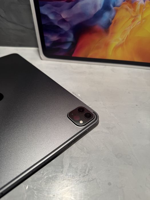 КАТО ЧИСТО НОВ Ipad Pro 11" 256 GB (2 gen)