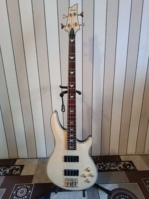 Продам бас-гитару Schecter Omen Extreme-4 Gloss Natural.