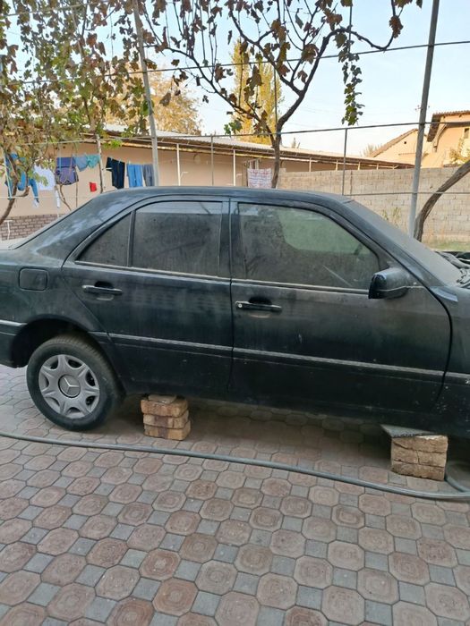 Продается мерседес W202