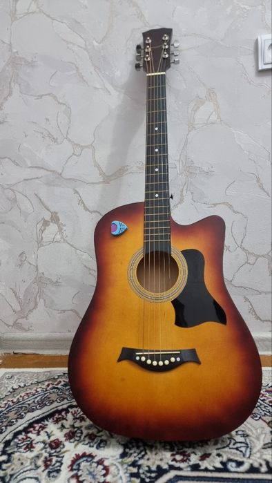 Akustik gitara..