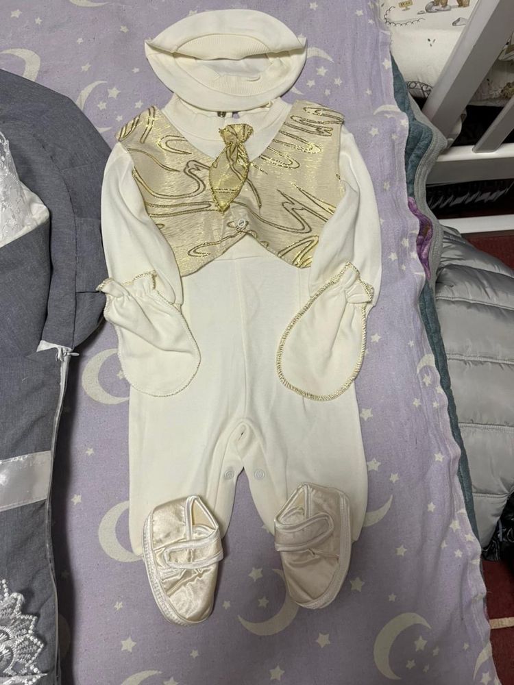 Костюм на новорожденного