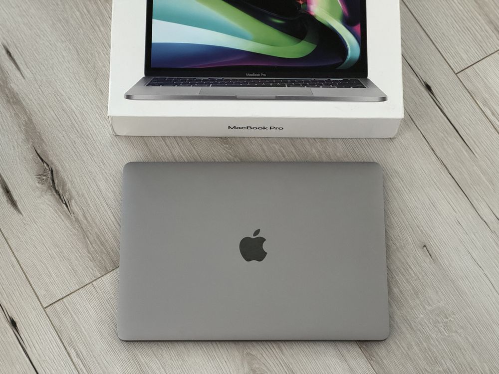MacBook Pro Retina TouchBar / Touch id 13.3 inch 19 cicluri-ssd 512GB