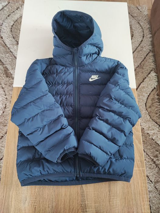 Зимно яке на Nike 137-147 см за момче