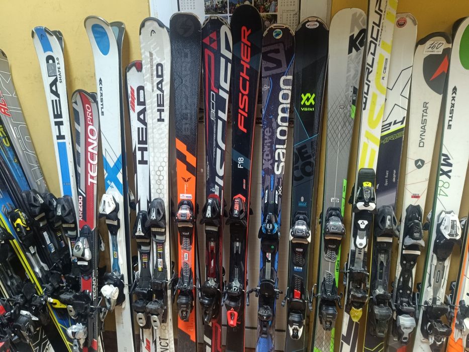 Разпродажба на ски от 100 до 120 лв.