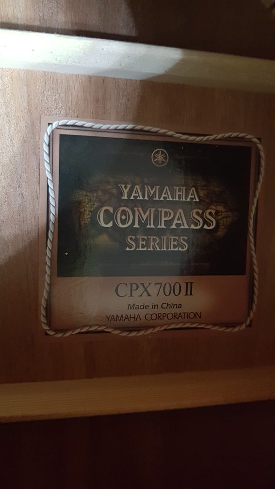 Гитара Yamaha Compass CPX 700 II Электроакустическая, цвет: NAT