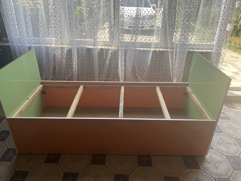 Детски подросковыи кроват