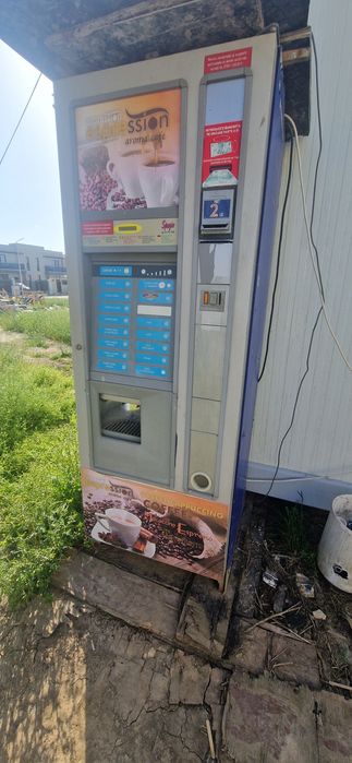 Automat cafea necta spazzio cu sisteme de plata