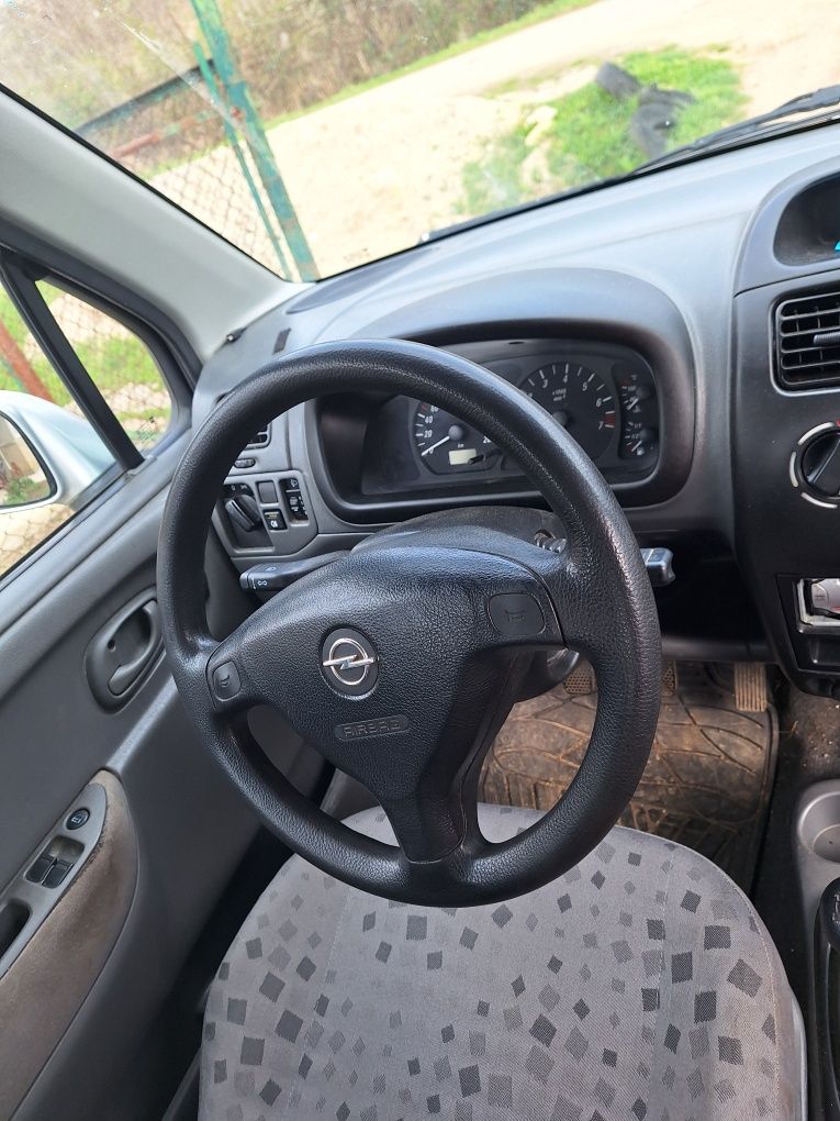 Vând mașină 1.2 benzina Opel Agila