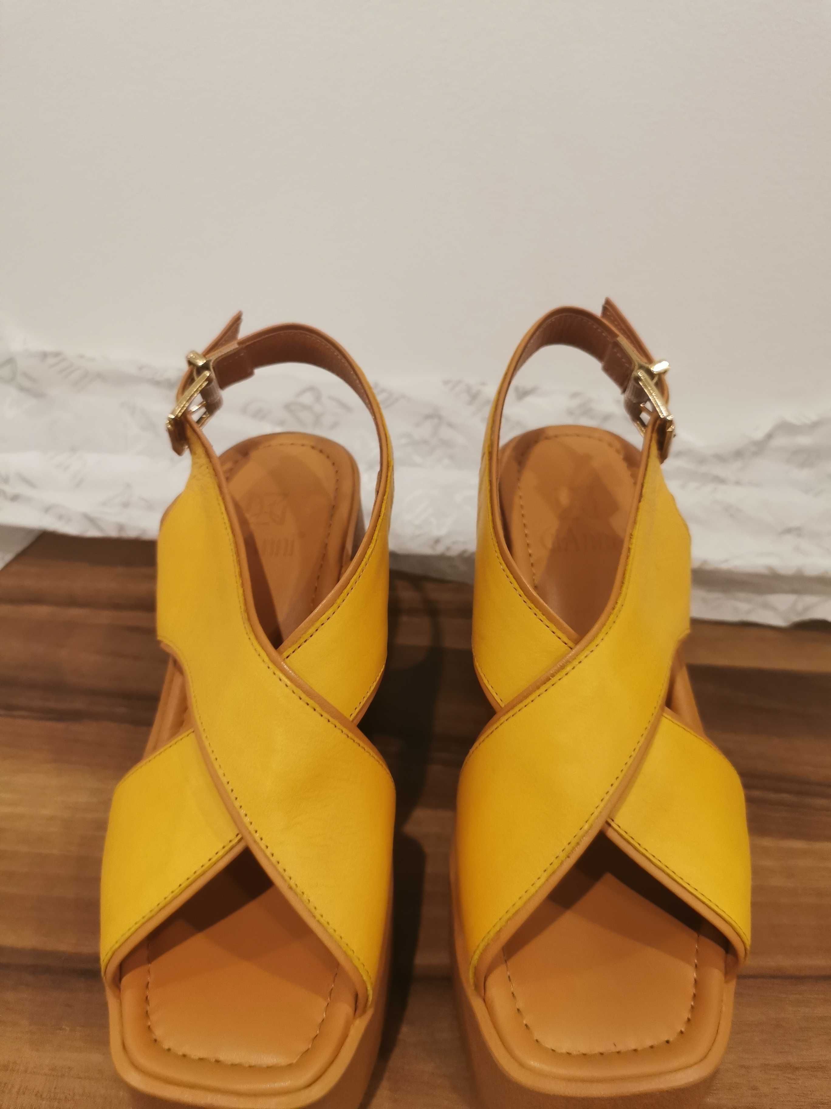 дамски сандали GiAnni, нови