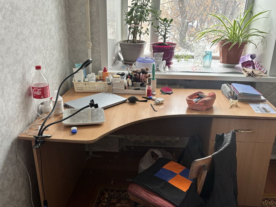 продаю компьютерный стол