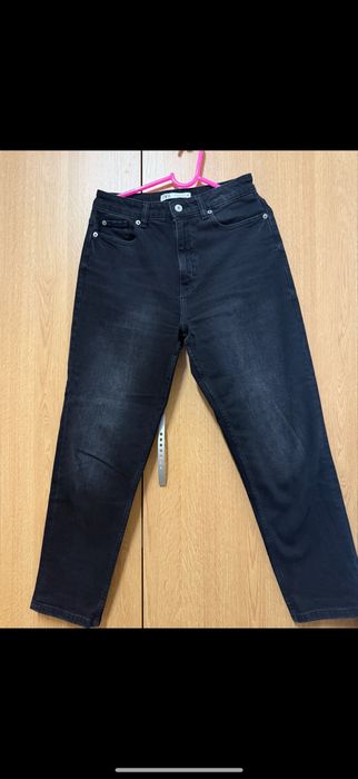 Дънки на марката Zara