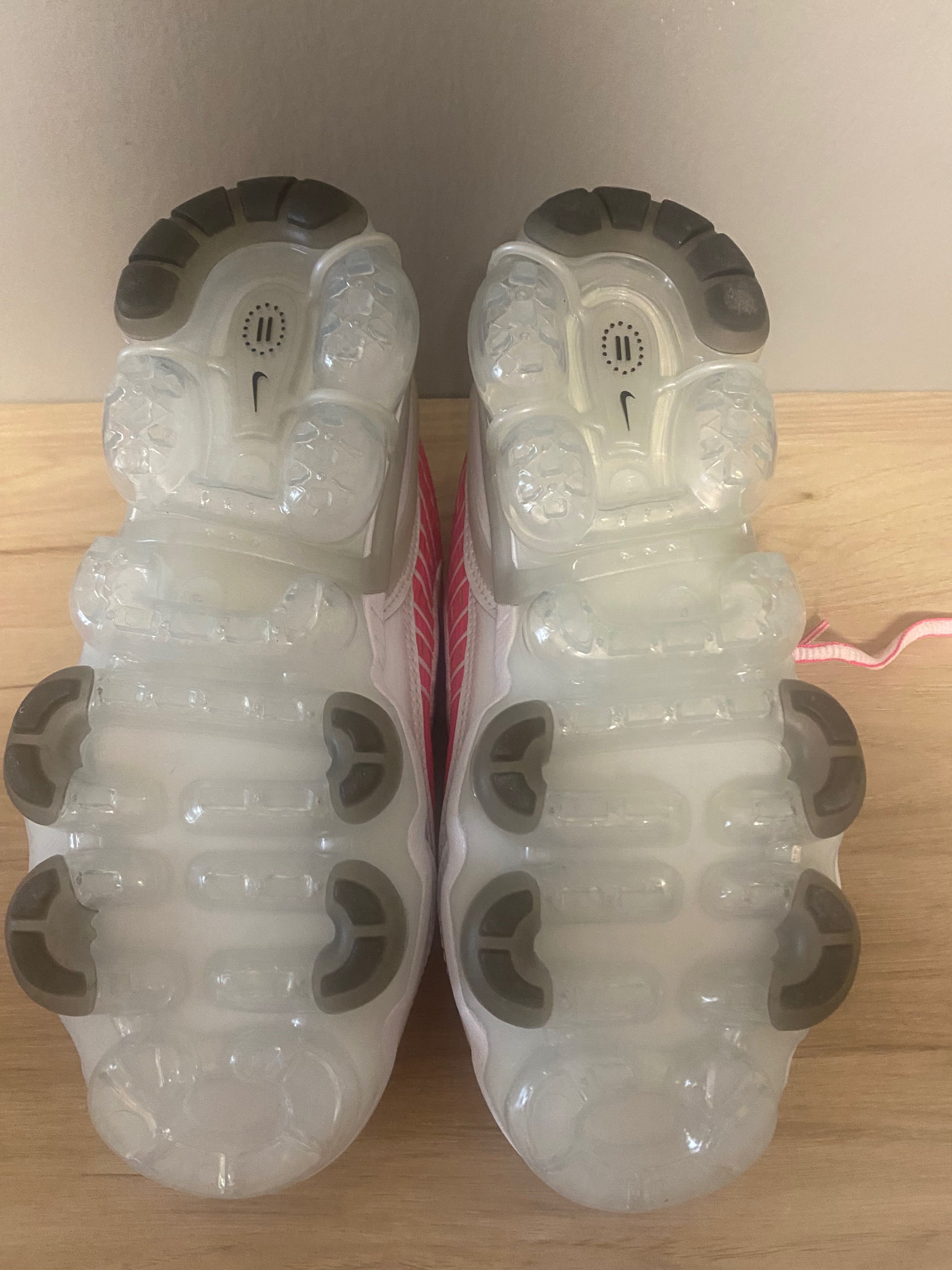 Продавам чисто нови обувки Nike Air VaporMax