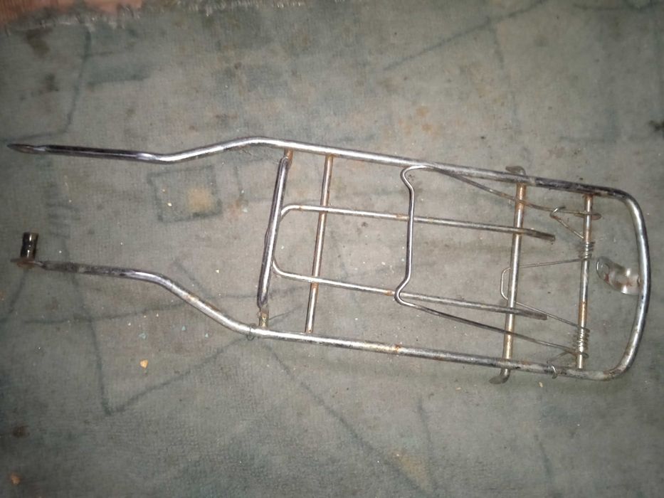 ПРОДАМ БАГАЖНИК металлический от ВЕЛОСИПЕДА ! Длина 43 см. Запчасти.