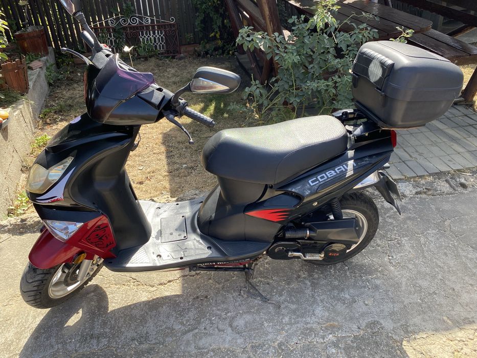 Scuter 49 cmc 2012 5.000 km