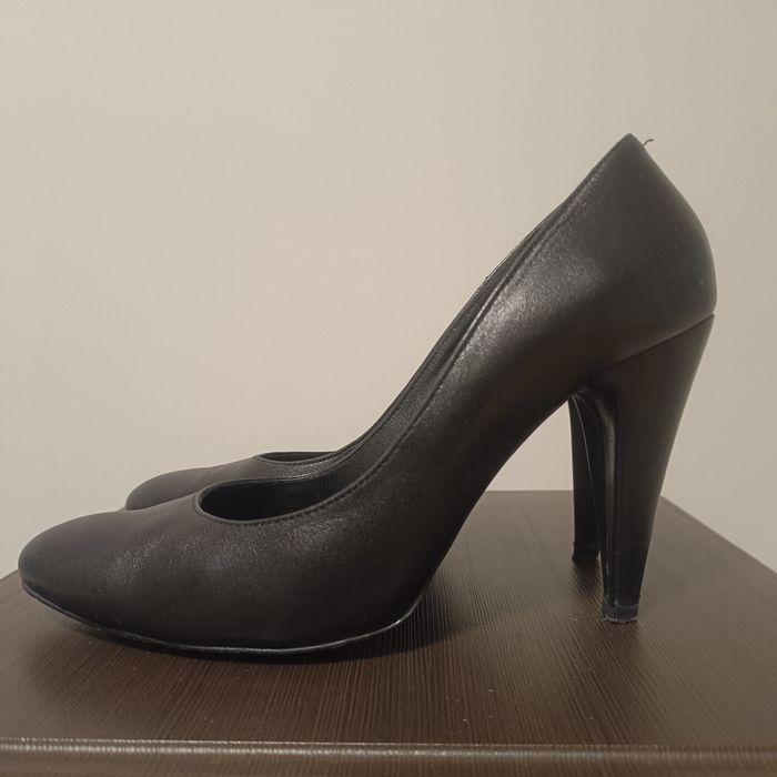 Туфли женские черные на каблуке