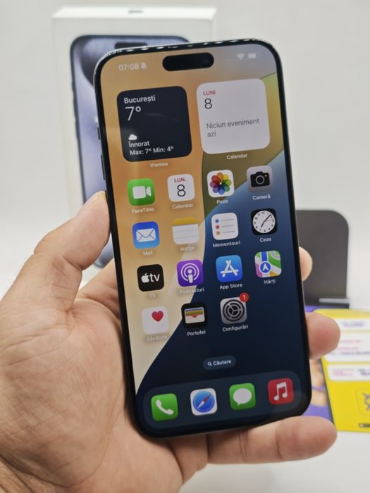 15 Pro Max 256 go Free