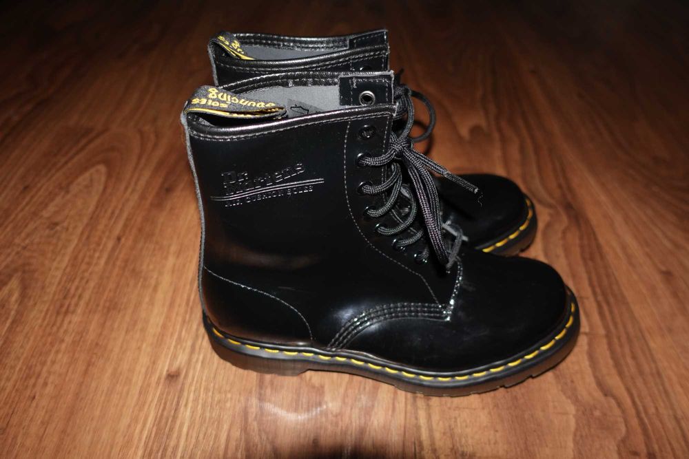 Ghete Dr. Martens 1460, Negre, Marimea 39, Stare foarte buna