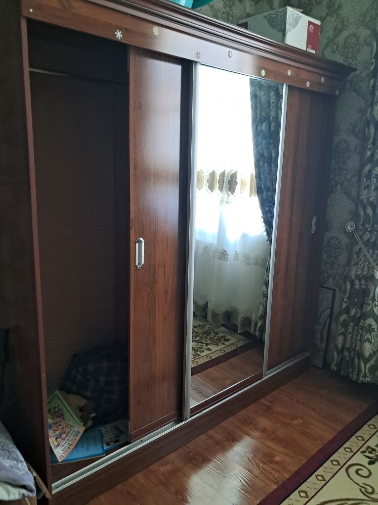Shkaf kupeniy xolati yangi