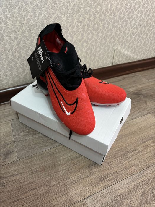 Бутсы Nike Phantom gx