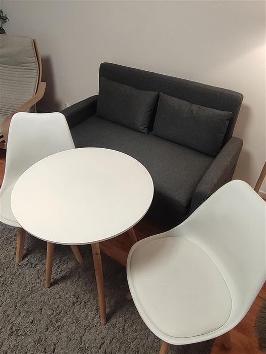 Canapea gri nouă si loc depozitare + cadou masa rotunda si 2 scaune