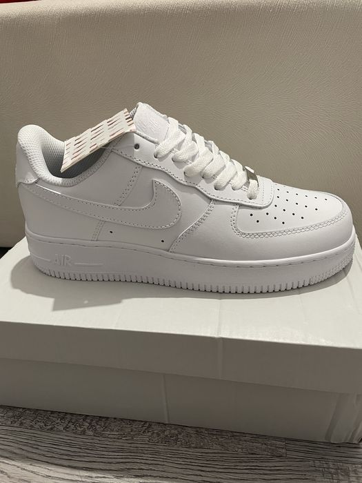 Adidasi Air Force 1