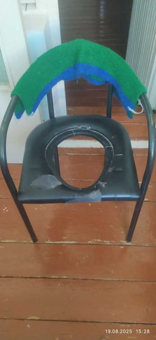 Устойчивое Кресло-туалет б/у