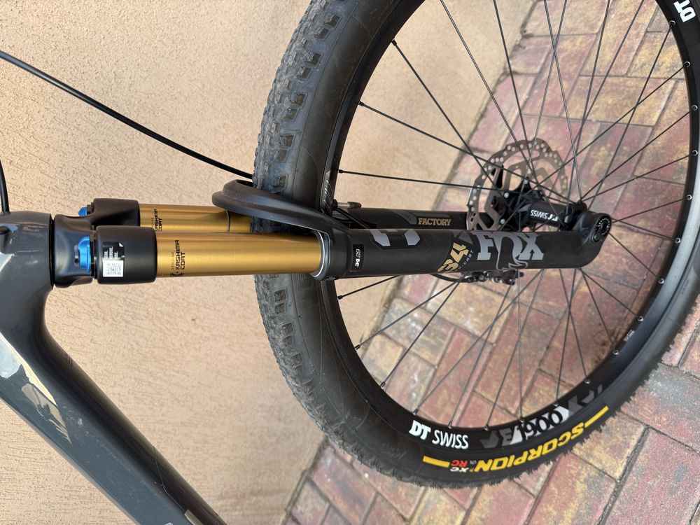 Bicicleta cube 29 C62 P
