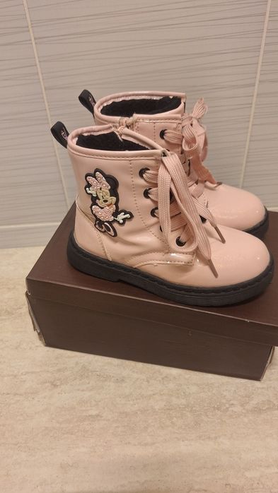 Vand ghete  roz sidefate, Minnie  mar.28