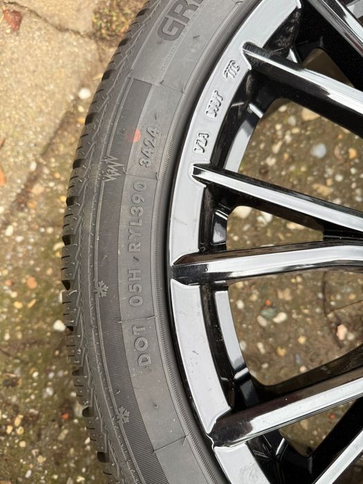 Jante BMW G30 R19 - Anvelope Iarna - 8x19 5x112 ET 30 CB 66.6